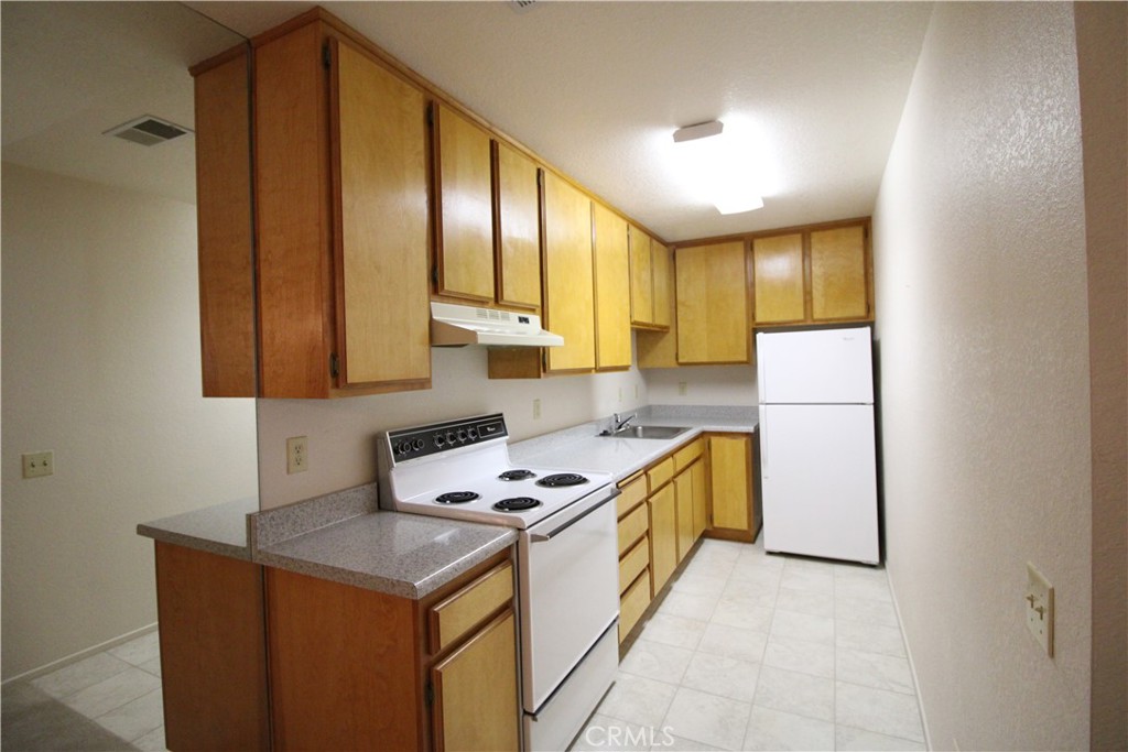 2800 Los Felices Circle East, Unit 113 Palm Springs, CA 92262 - Photo 5 of 6