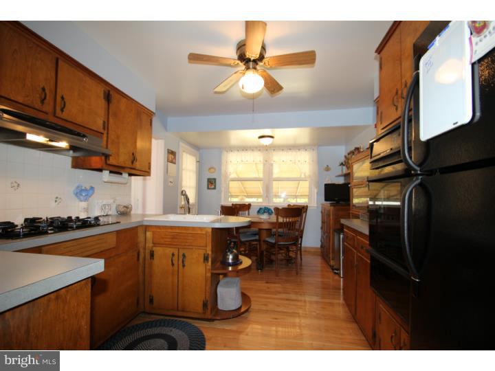 3811 Brookview Road Philadelphia, PA 19154 - Photo 12 of 25 Kitchen