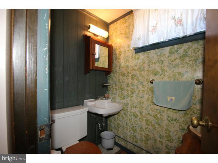 3811 Brookview Road Philadelphia, PA 19154 - Photo 14 of 25 Half Bath