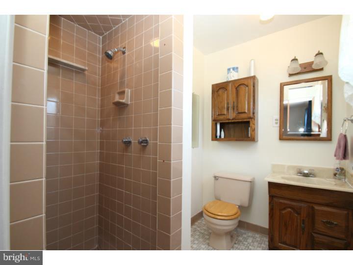 3811 Brookview Road Philadelphia, PA 19154 - Photo 17 of 25 Master Bathroom