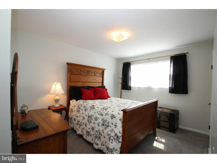 3811 Brookview Road Philadelphia, PA 19154 - Photo 19 of 25 Bedroom 2