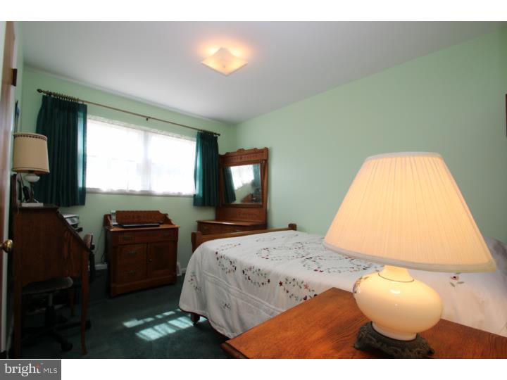 3811 Brookview Road Philadelphia, PA 19154 - Photo 20 of 25 Bedroom 3