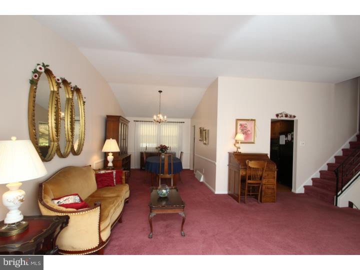 3811 Brookview Road Philadelphia, PA 19154 - Photo 9 of 25 View