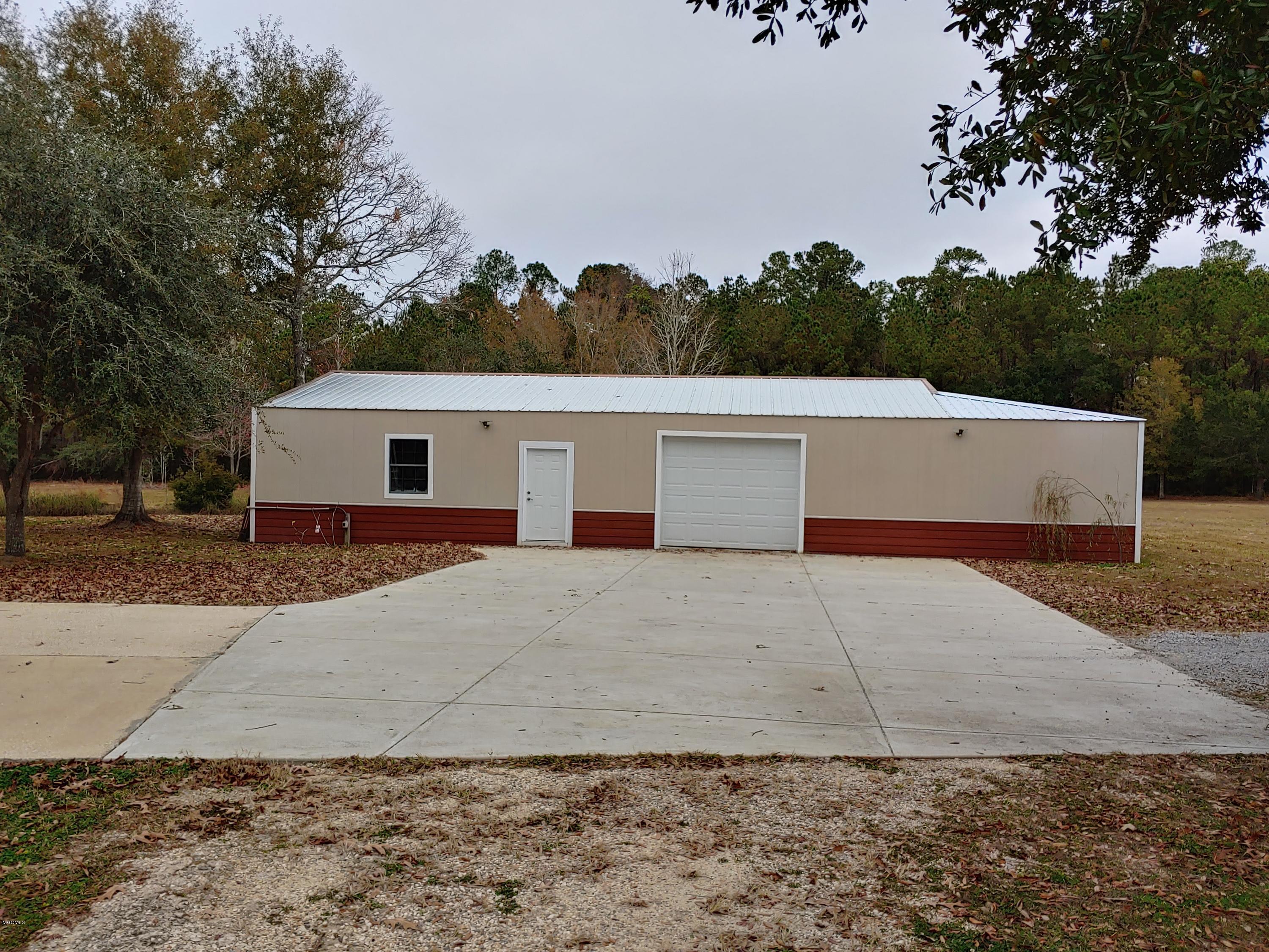 3701 Roberts Road Moss Point, MS 39562 - Photo 5 of 36 1207191305b_HDR
