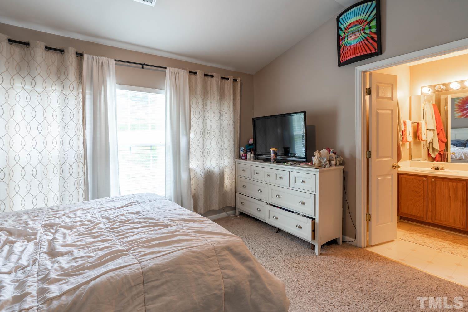 5001 Echo Ridge Road Raleigh, NC 27612 - Photo 8 of 13