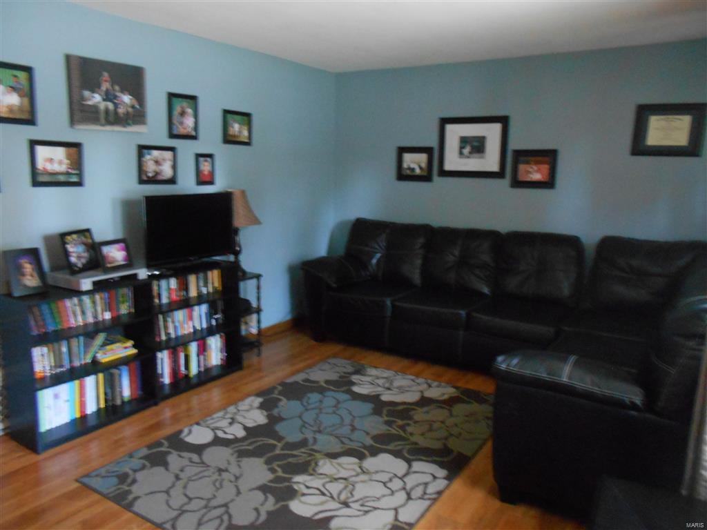 2534 Pontoon Road Granite City, IL 62040 - Photo 2 of 16 Gallery Image 2