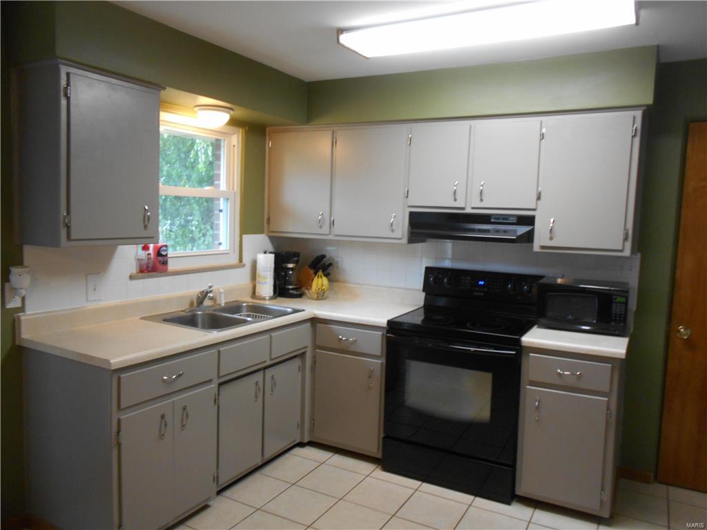 2534 Pontoon Road Granite City, IL 62040 - Photo 4 of 16 Gallery Image 4