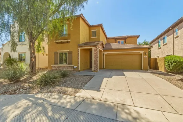 $2,500 | 5111 West El Cortez Trail, Phoenix, AZ 85083