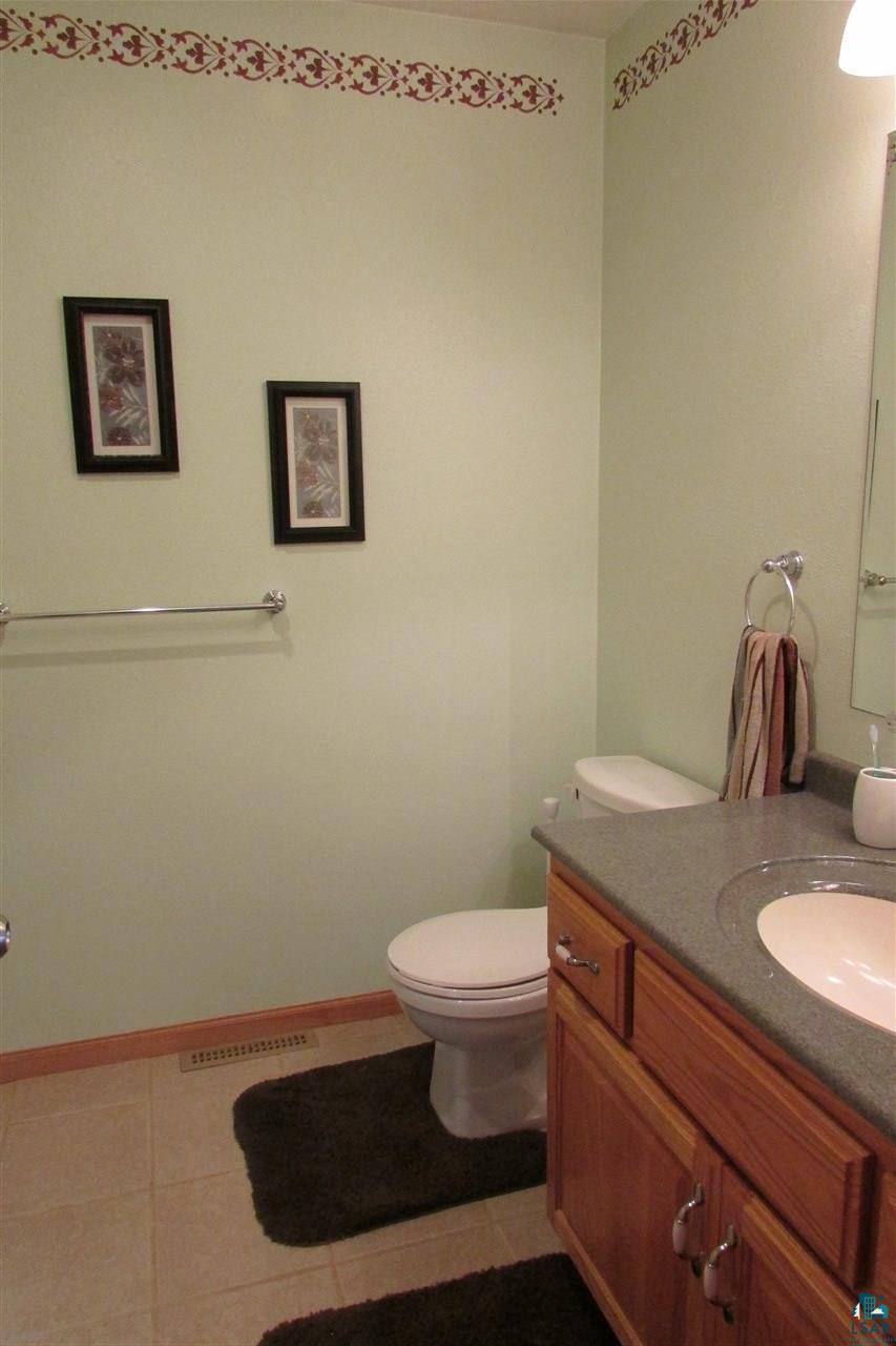 122 Hatinen Road Esko, MN 55733 - Photo 15 of 31 Main floor full bath