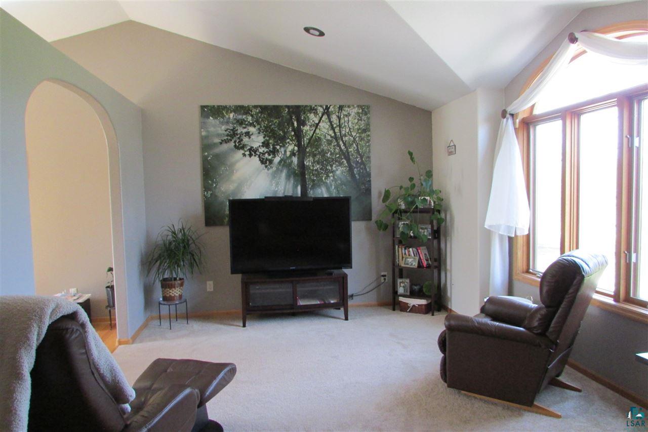 122 Hatinen Road Esko, MN 55733 - Photo 6 of 31 Living room