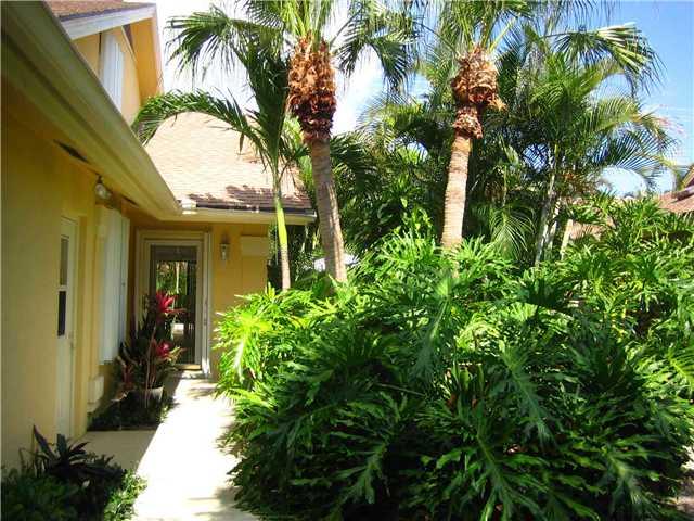 162 Ocean Pines Terrace Jupiter, FL 33477 - Photo 3 of 20 162 OCEAN PINES EXTERIOR