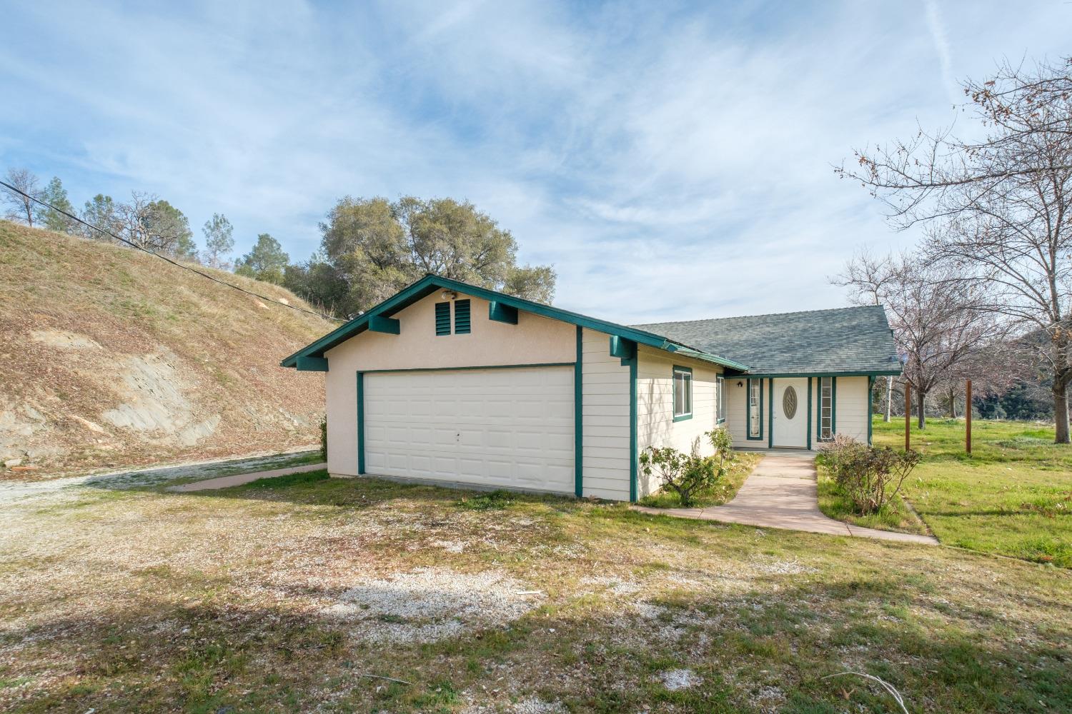48007 Lazy L Summit Road Coarsegold, CA 93614 - Photo 9 of 32 Gallery Image 9