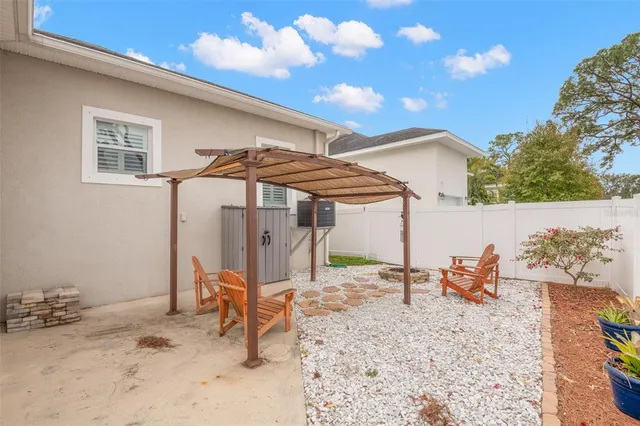 $3,500 | 260 Southwest Lincoln Circle North, St. Petersburg, FL 33703
