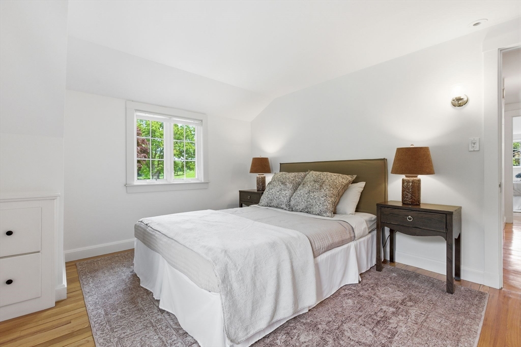 127 Larchmont Road Melrose, MA 02176 - Photo 28 of 42