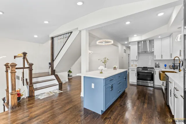 $689,000 | 4656 North Leamington Avenue, Chicago, IL 60630