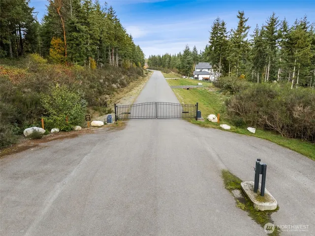 $999,900 | 917 Tiedman Road Northwest, Lakebay, WA 98349