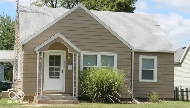 $134,900 | 2309 North Maplewood Avenue, Muncie, IN 47304