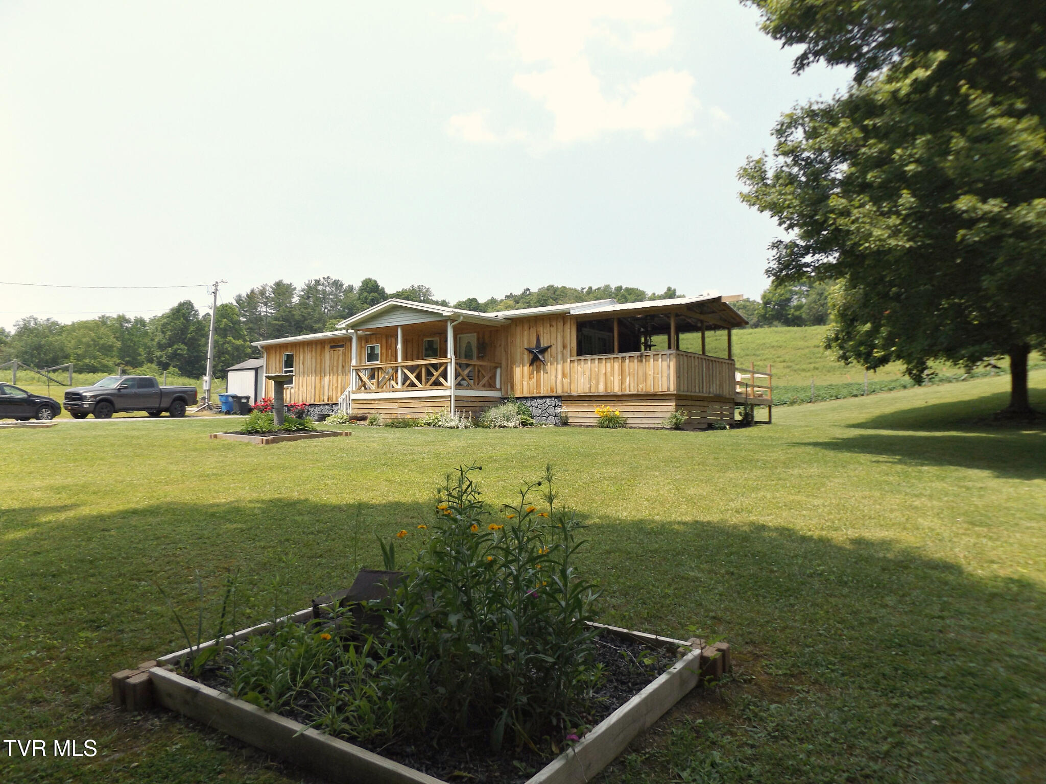 820 Fairview Road Hampton, TN 37658 - Photo 38 of 45 DSCF8015front3