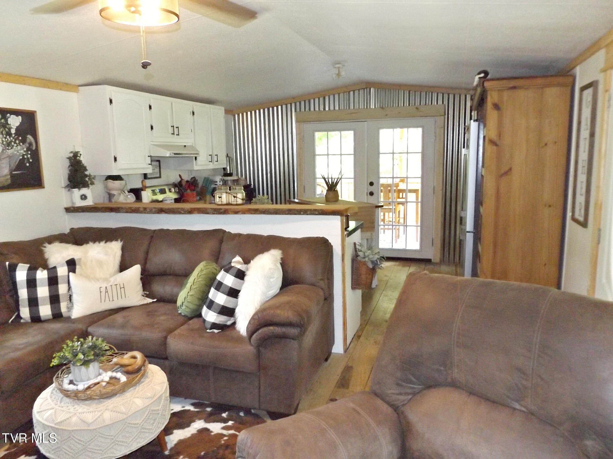 820 Fairview Road Hampton, TN 37658 - Photo 6 of 45 DSCF8040lr88888