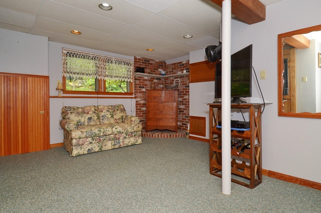 31 Ledgewood Road Wakefield, MA 01880 - Photo 18 of 22 Gallery Image 18