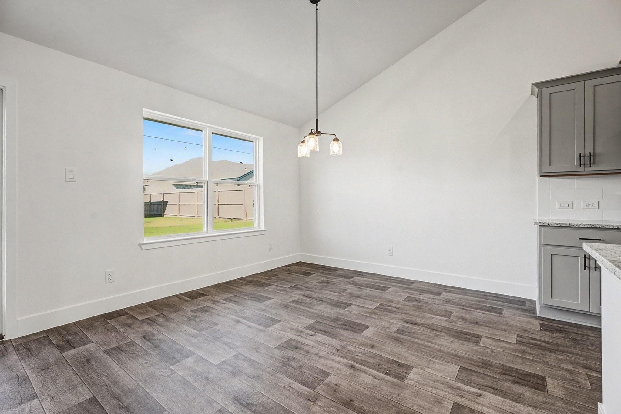 720 Greystone Lane Angleton, TX 77515 - Photo 11 of 23