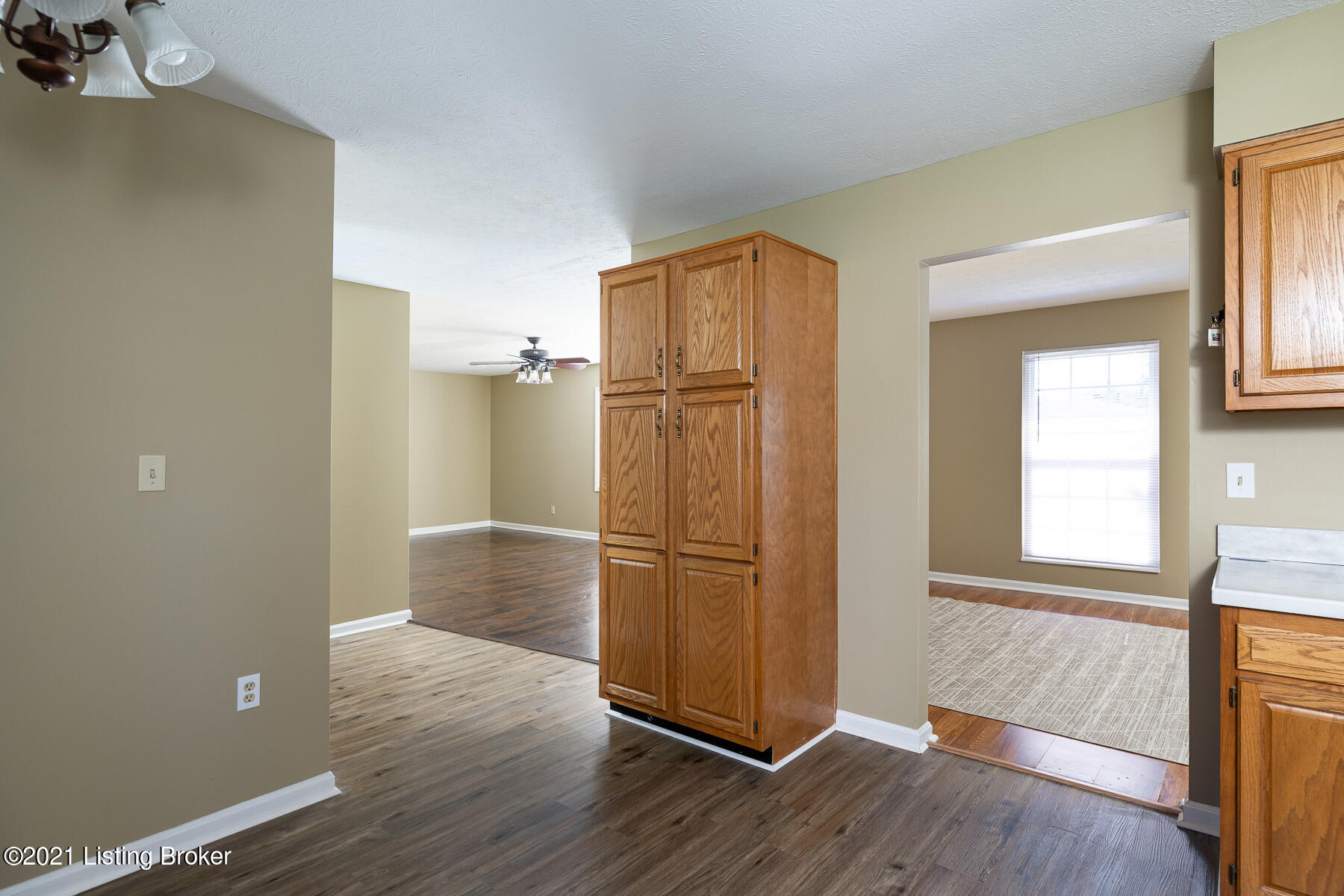 2701 Alps Road Louisville, KY 40216 - Photo 12 of 31 0122701 Alps Rd - INTERNET
