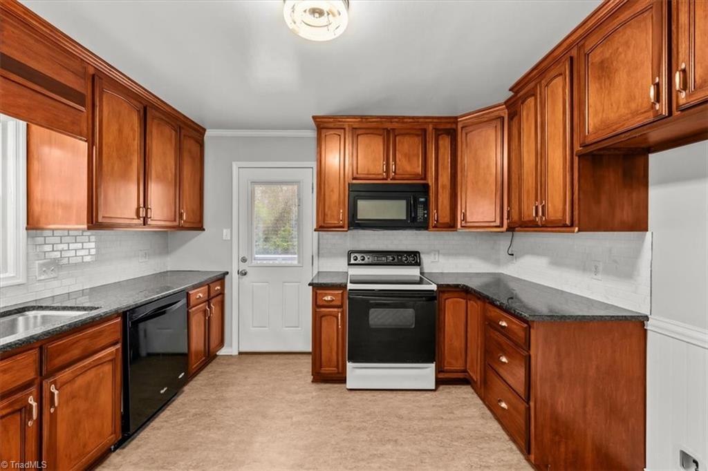 118 Tysor Circle Graham, NC 27253 - Photo 3 of 30