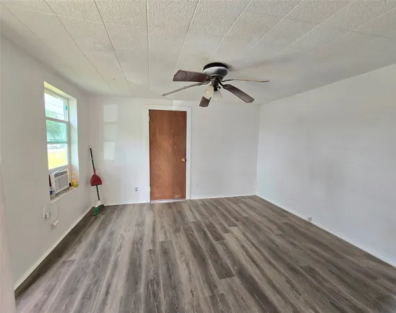 $1,200 | 801 Collins Street, Dayton, TX 77535