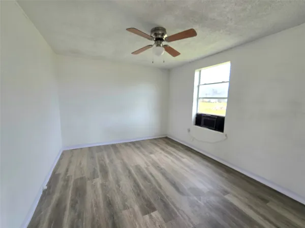 $1,200 | 801 Collins Street, Dayton, TX 77535