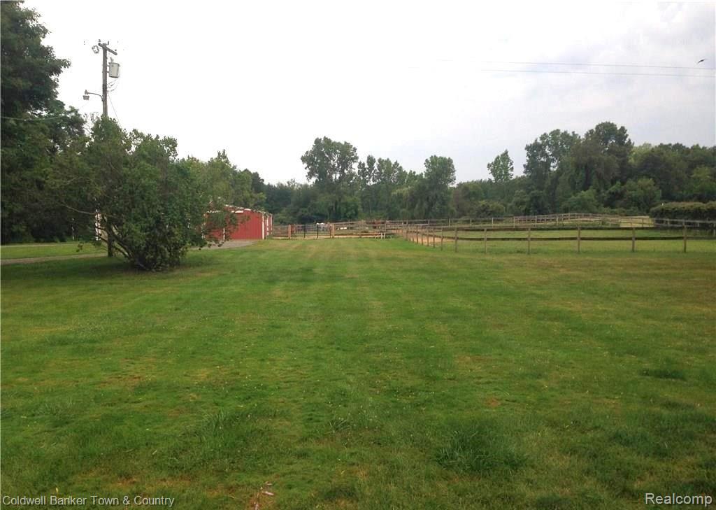 4316 Crooked Lake Road Howell, MI 48843 - Photo 31 of 40 4316 Crooked Lake (37) (1).jpg