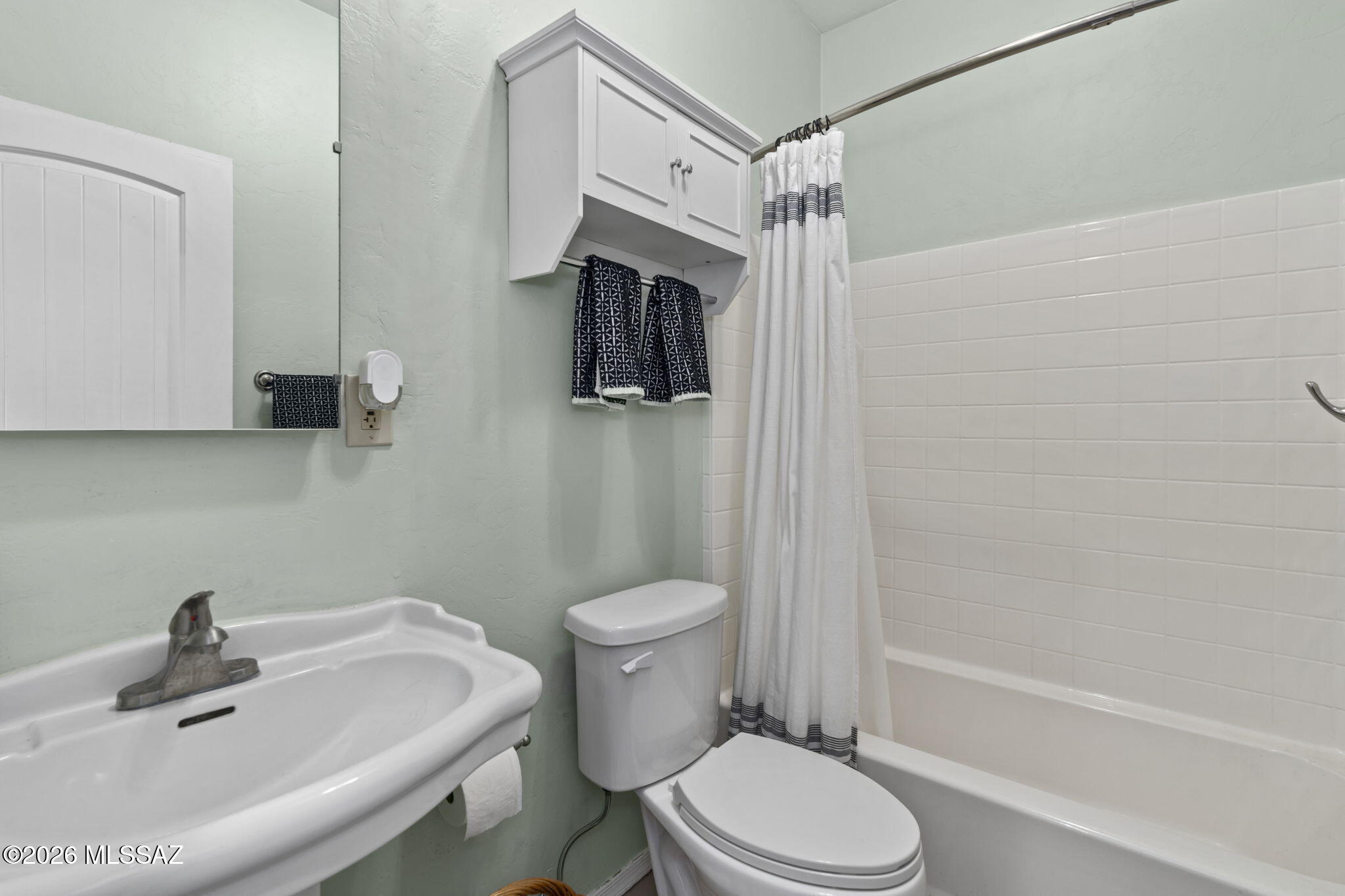 1718 East Grant Road Tucson, AZ 85719 - Photo 35 of 45 Guest House Full Bathroom