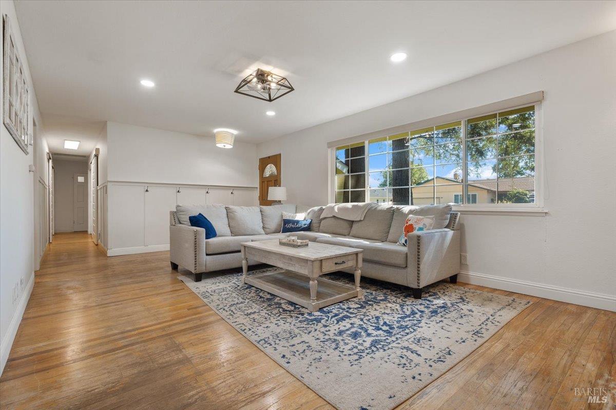 2216 Fremont Drive Santa Rosa, CA 95409 - Photo 7 of 36