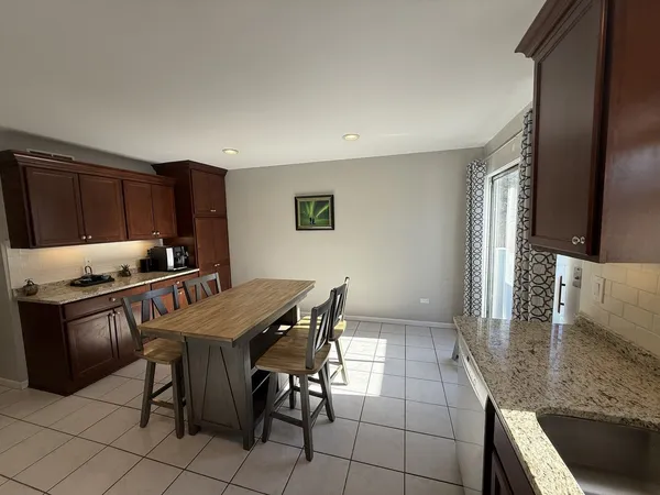 $459,900 | 525 Lasalle Lane, Buffalo Grove, IL 60089