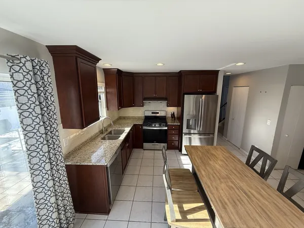 $459,900 | 525 Lasalle Lane, Buffalo Grove, IL 60089