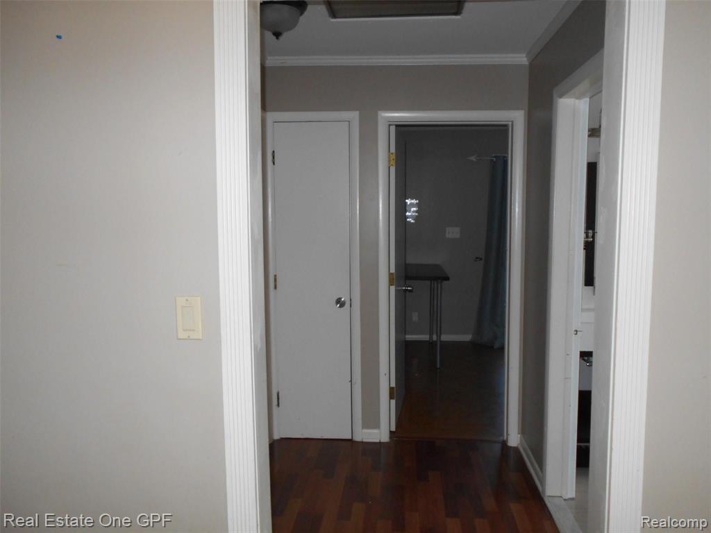 466 Touraine Road Grosse Pointe, MI 48236 - Photo 13 of 28