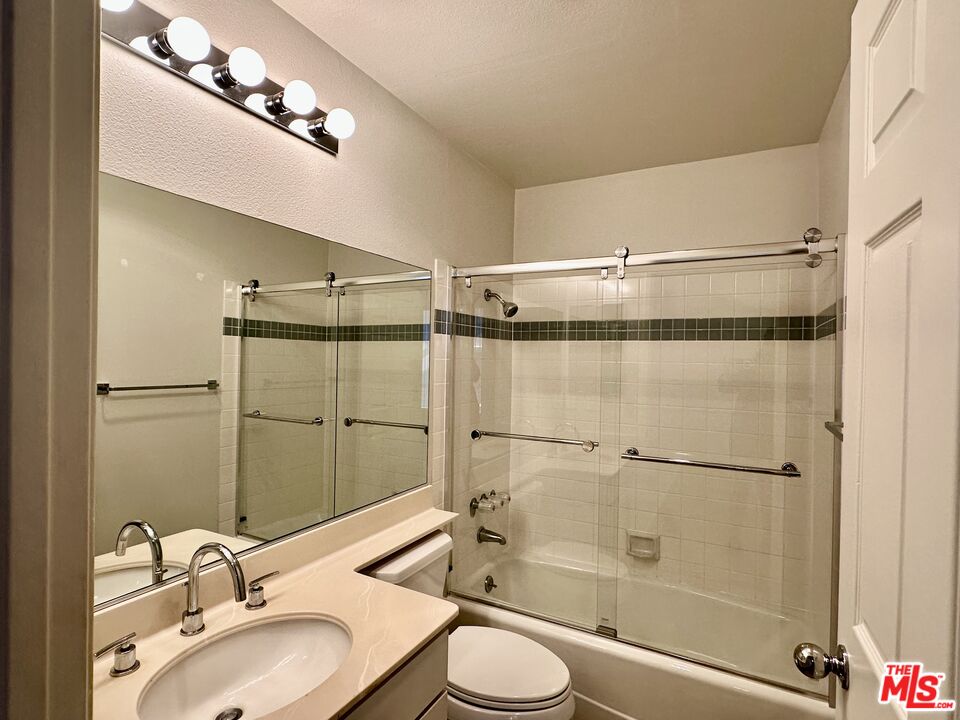 8614 Burton Way, Unit 205 Los Angeles, CA 90048 - Photo 11 of 29
