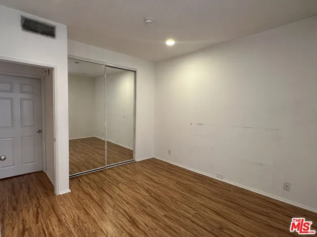 $3,000 | 8614 Burton Way, Unit 205, Los Angeles, CA 90048