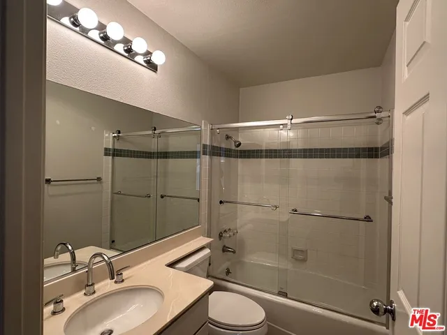 $3,000 | 8614 Burton Way, Unit 205, Los Angeles, CA 90048