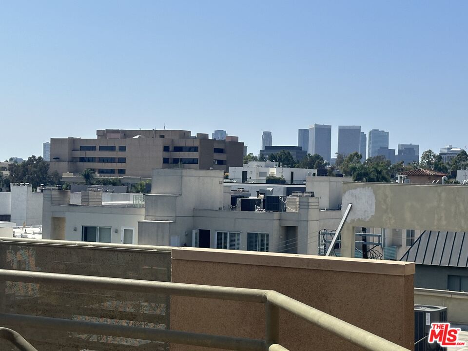 8614 Burton Way, Unit 205 Los Angeles, CA 90048 - Photo 17 of 29