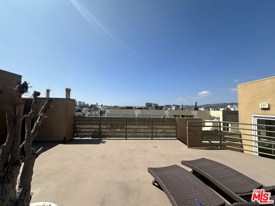 8614 Burton Way, Unit 205 Los Angeles, CA 90048 - Photo 19 of 29