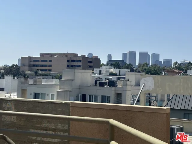 $3,000 | 8614 Burton Way, Unit 205, Los Angeles, CA 90048