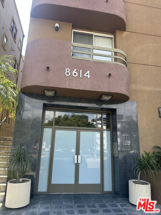 8614 Burton Way, Unit 205 Los Angeles, CA 90048 - Photo 22 of 29