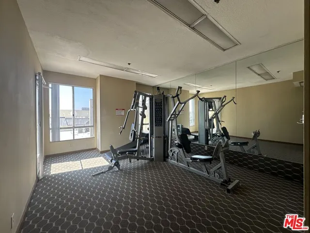 $3,000 | 8614 Burton Way, Unit 205, Los Angeles, CA 90048