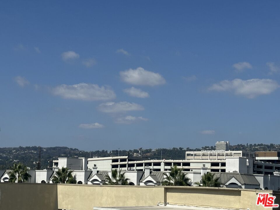 8614 Burton Way, Unit 205 Los Angeles, CA 90048 - Photo 26 of 29