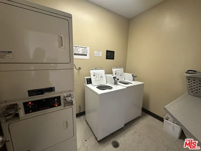 $2,770 | 8614 Burton Way, Unit 205, Los Angeles, CA 90048