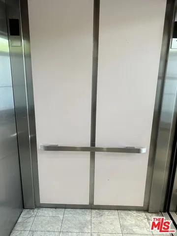 $3,000 | 8614 Burton Way, Unit 205, Los Angeles, CA 90048