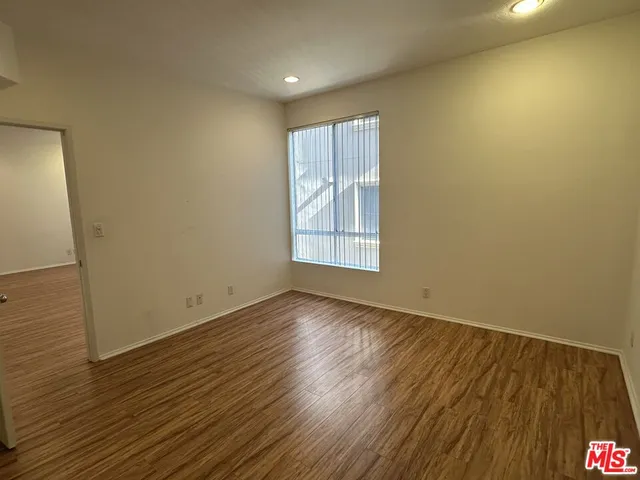 $3,000 | 8614 Burton Way, Unit 205, Los Angeles, CA 90048