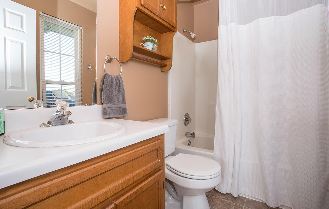 1712 West Ruritan Road Roanoke, VA 24012 - Photo 16 of 37 Bath 1