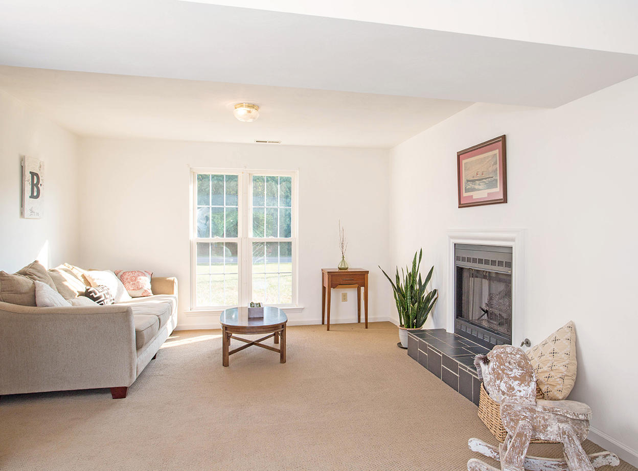1712 West Ruritan Road Roanoke, VA 24012 - Photo 22 of 37 Family Room