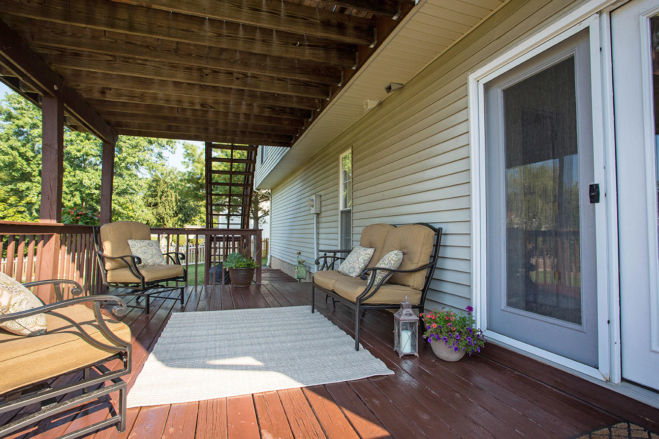 1712 West Ruritan Road Roanoke, VA 24012 - Photo 29 of 37 Lower Deck 1